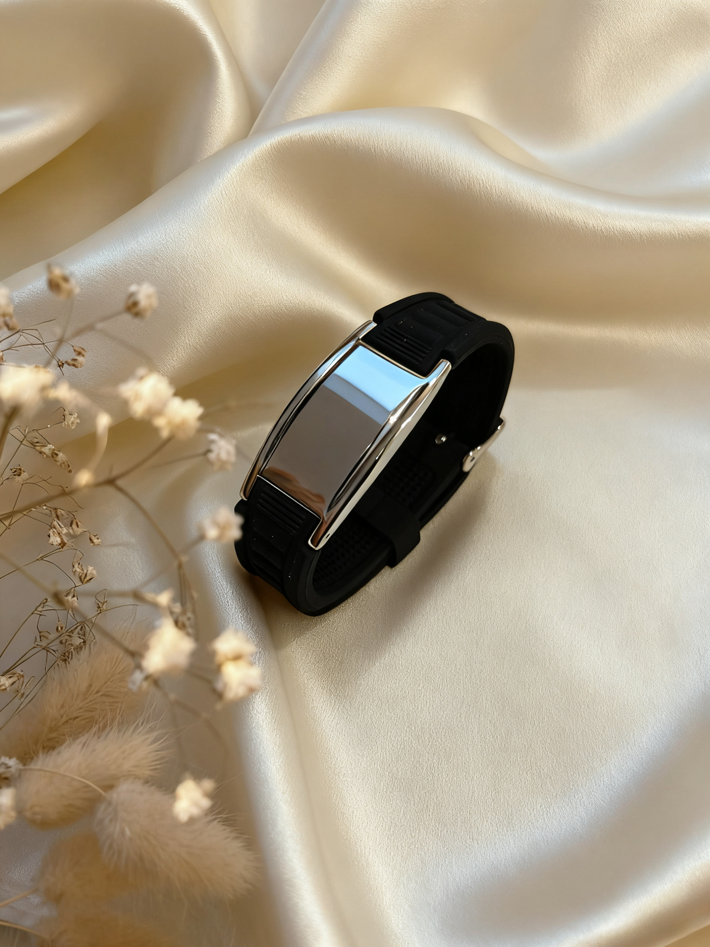 The Perfect Gift for Him & Her | Blaxer 2.0 Anti-Static Bracelet | Stylish Design Meets Everyday Wellness - Short BlackSilver